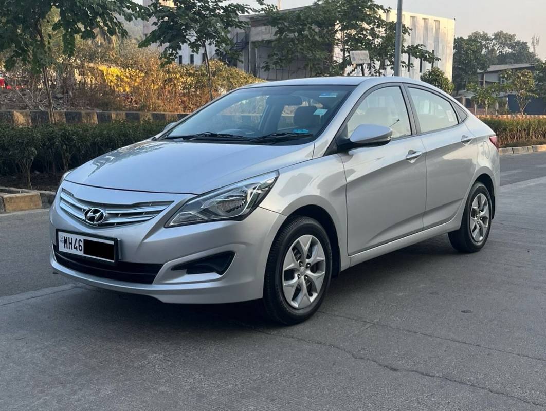 Exterior Diagnoal Left Front