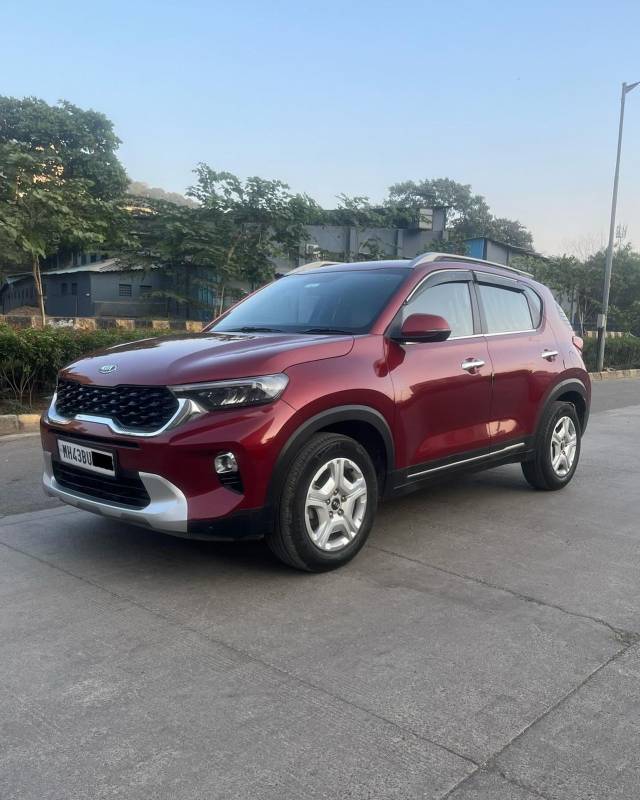 Exterior Diagnoal Left Front