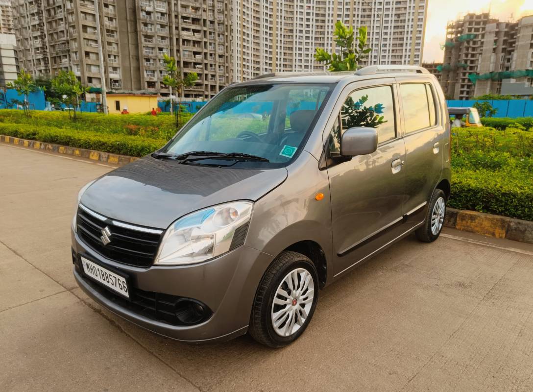 Exterior Diagnoal Left Front