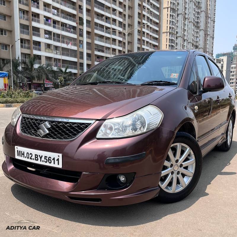 Exterior Diagnoal Left Front