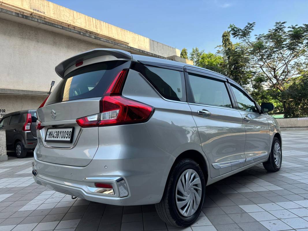 Exterior Diagnoal Right Back