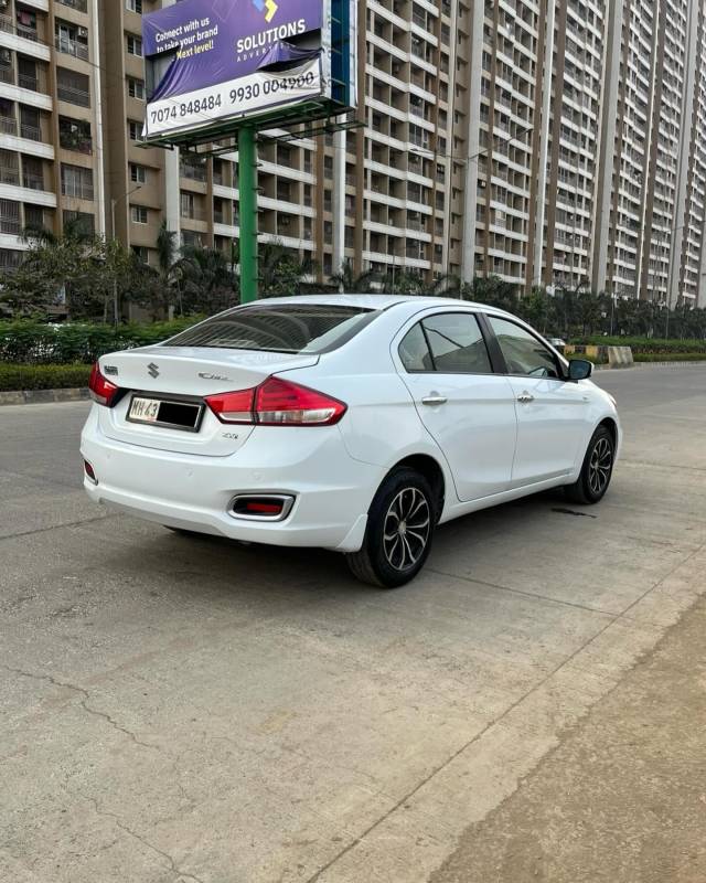 Exterior Diagnoal Right Back