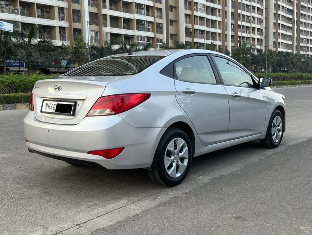 Exterior Diagnoal Right Back