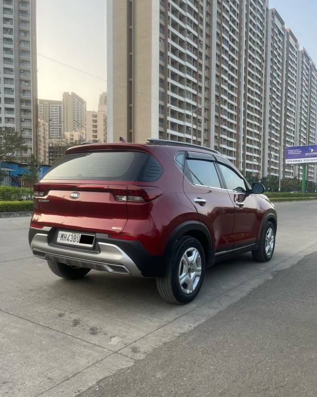 Exterior Diagnoal Right Back