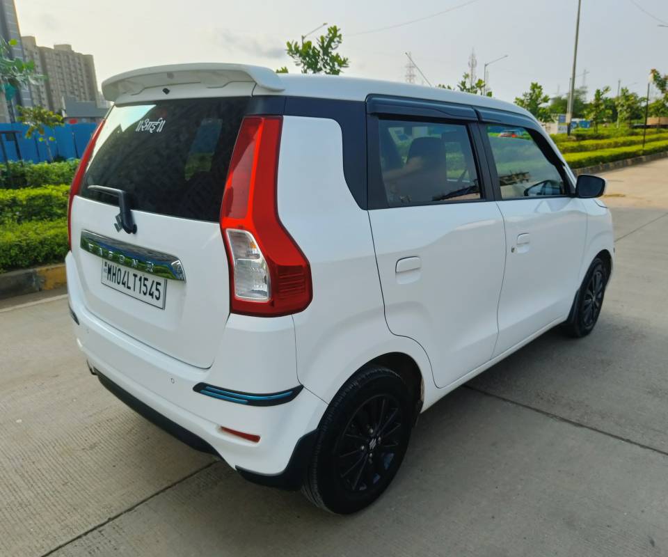 Exterior Diagnoal Right Back