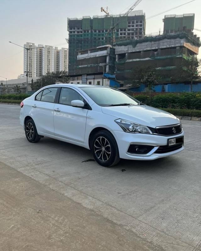 Exterior Diagnoal Right Front