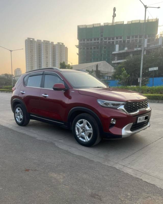 Exterior Diagnoal Right Front