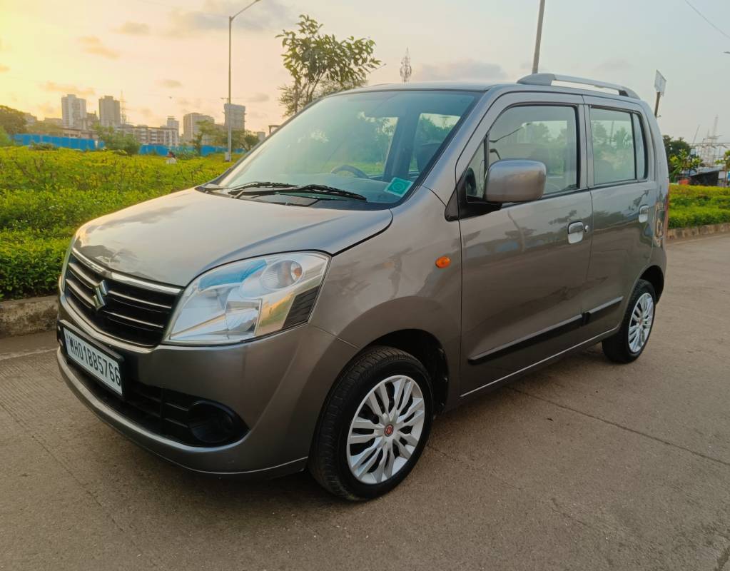 Exterior Diagnoal Right Front