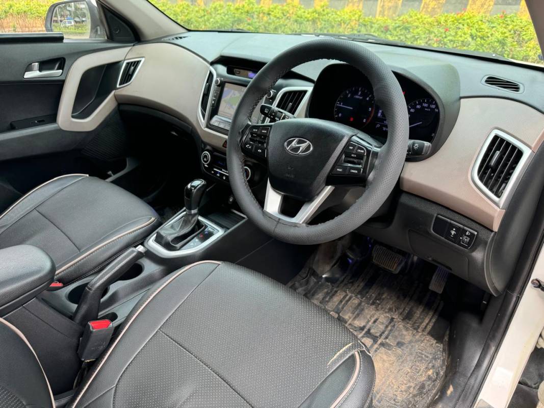 Interior Front Cabin